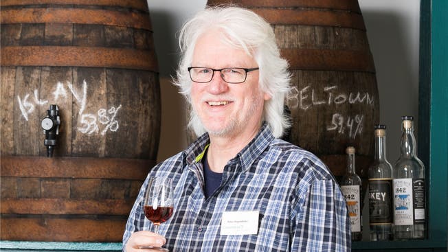 Peter Siegenthaler – sein Geschäft wurde zum zweitbesten Whiskyladen der Schweiz ernannt.