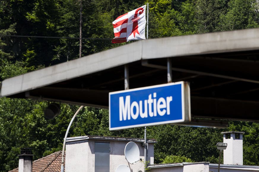 Die Abstimmung über die Kantonszugehörigkeit Moutiers fand unter grossen Sicherheitsvorkehrungen statt.
