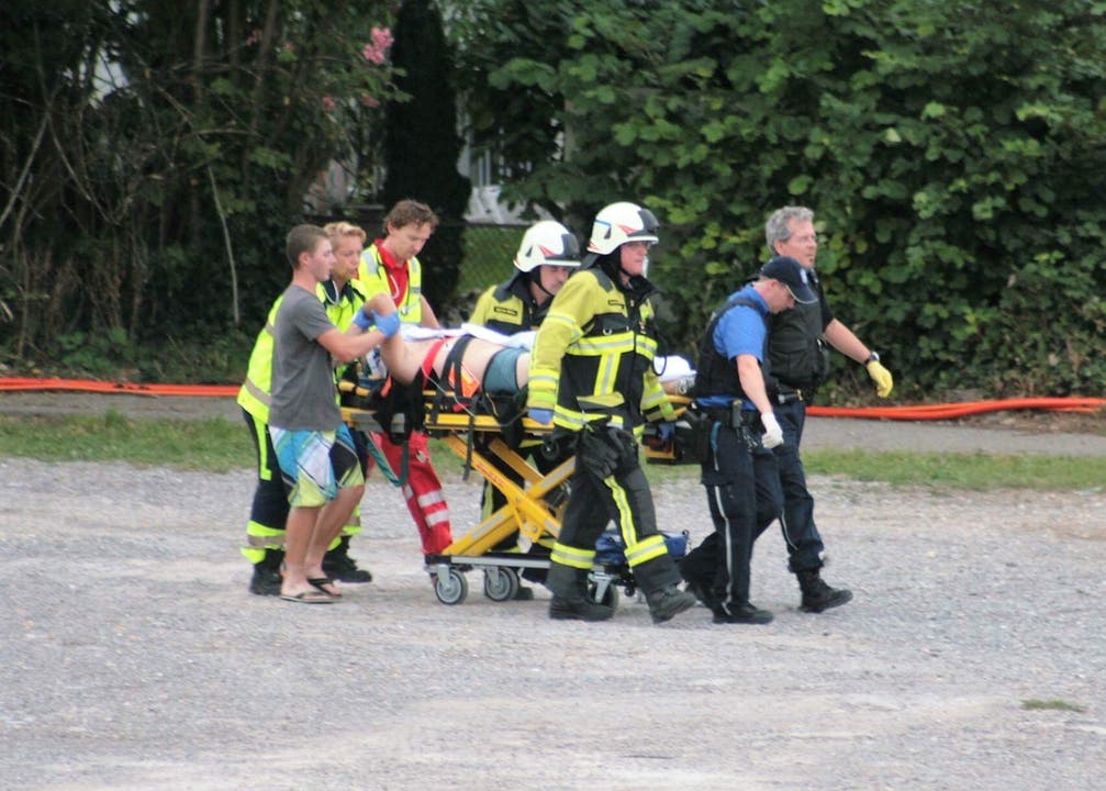 Die Feuerwehr Wohlen, Kantons- und Regionalpolizei, acht Ambulanzwagen sowie zwei Rettungshelikopter standen am Samstagabend im Einsatz.
