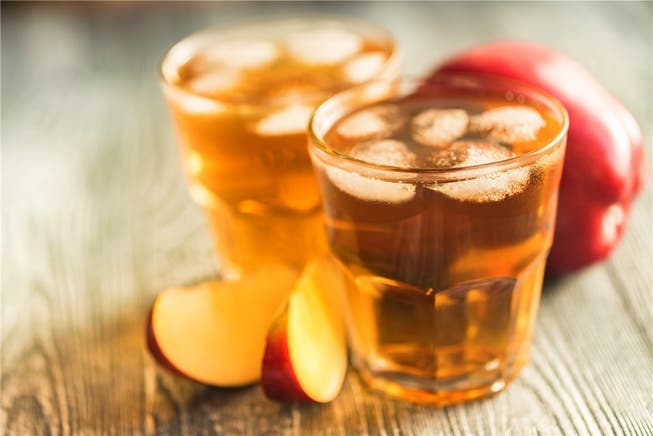 Durch die Vielfalt der Apfelsorten gibt es eine ganze Palette von süsslichen, würzigen und säuerlichen Ciders. Shutterstock