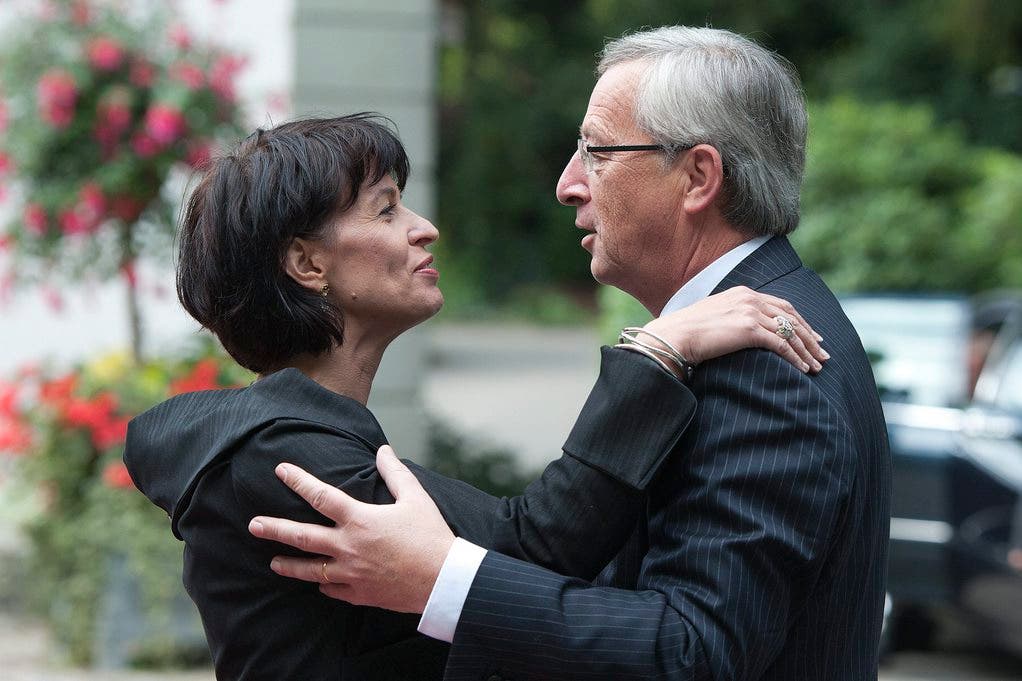 2010 begrüsst Bundespräsidentin Leuthard Juncker, noch immer Luxemburgs Premierminister, in Bern. Sie nehmen Anlauf zum...