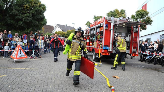 Zahlreiche «Zaungäste» verfolgten gespannt den Einsatz der Feuerwehr Winznau an der diesjährigen Hauptübung.