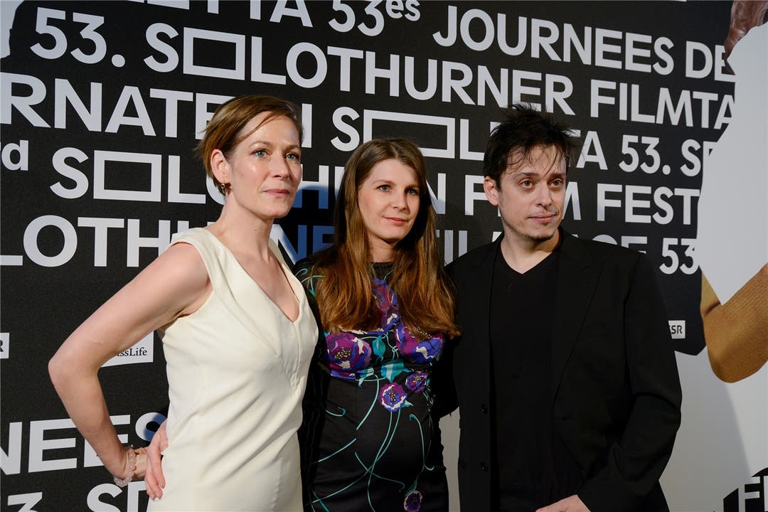 Die Preisträger des diesjährigen Schweizer Fernsehfilmpreises. Von links: Stephanie Japp, Anna Schinz und Karim Barras. Marcus Signer fehlte wegen Krankheit.