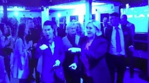 Marine Le Pen tanzt sich den Frust von der Seele.