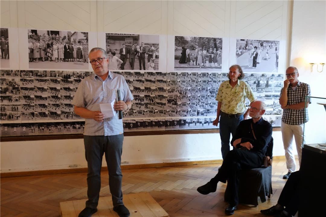 Bernhard Matter (links) freut sich über die Ausstellung, die er zusammen mit Bernhard Kägi erarbeitet hat.