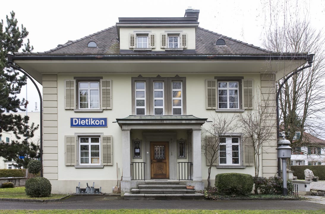 Die Villa mit dem Walmdach wurde 1927 erstellt. Sie befindet sich mittlerweile im Besitz der Stadt Dietikon und beherbergt seit 1978 das Ortsmuseum.