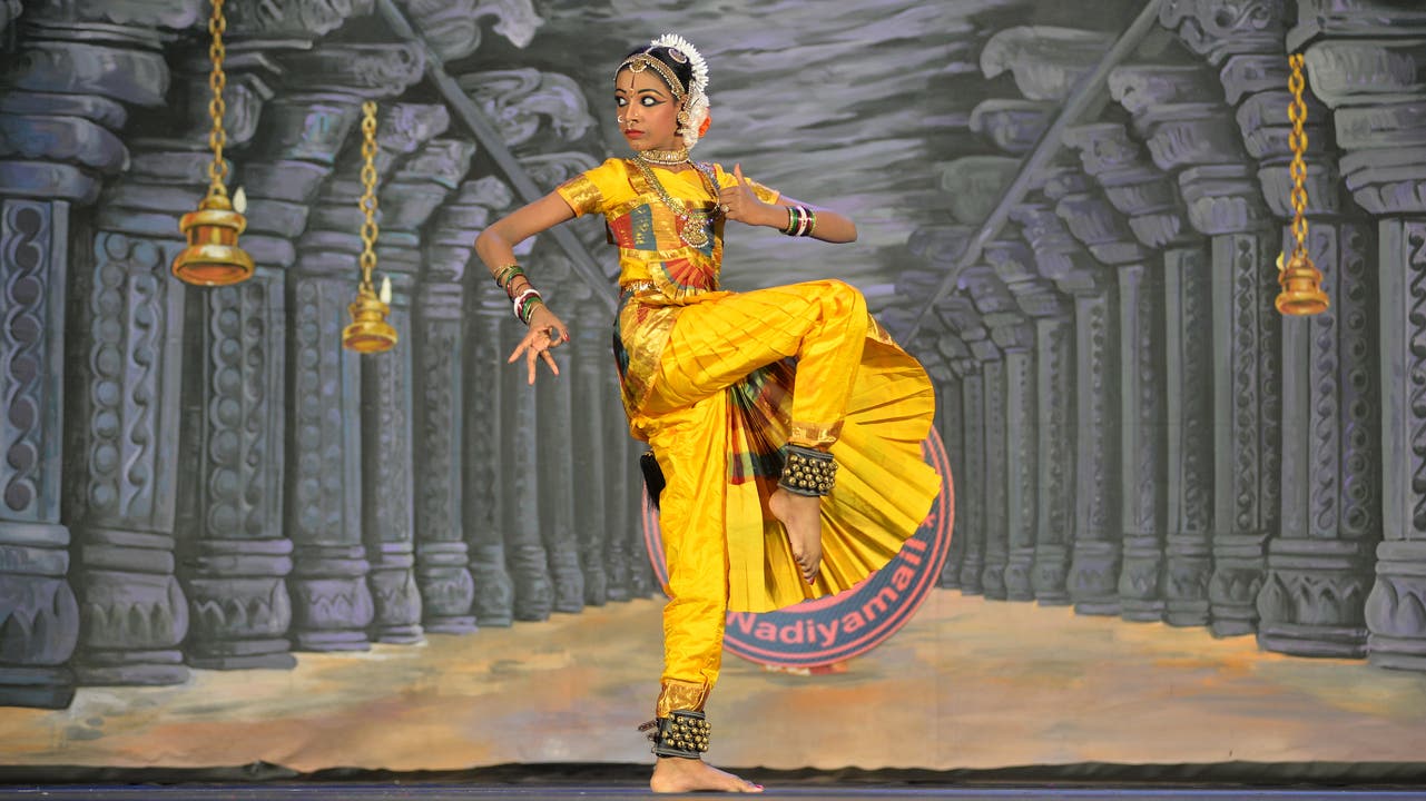 Tanzwettbewerb der Tamilen in der Biberena in Biberist