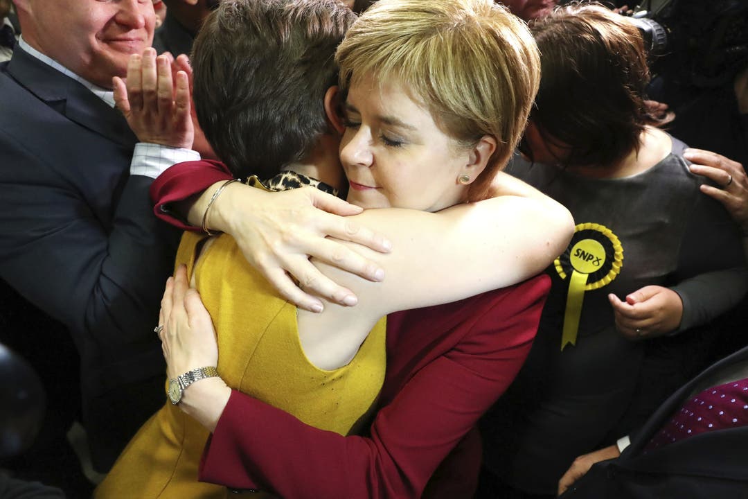 Sturgeon strebt ein zweites Referendum über Schottlands Unabhängigkeit an. Sie begründet dies mit dem EU-Austritt Grossbritanniens, den eine Mehrheit der Schotten abgelehnt hat.