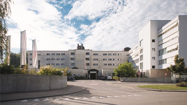 Das Gesundheitszentrum prüft derzeit, ob die stationäre Chirurgie und Medizin in Rheinfelden (Bild) konzentriert wird.