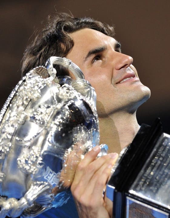  16) Federer gewinnt das Australian Open 2010 in Melbourne gegen Andy Murray mit 6:3, 6:4, 7:6 (13:11).