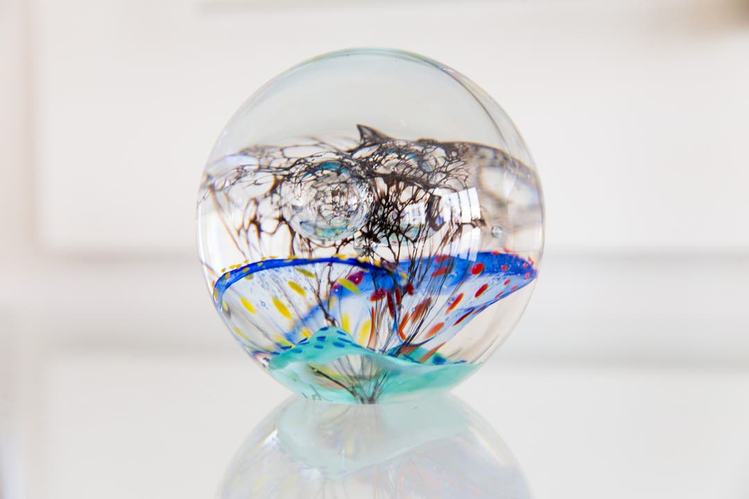 Solche Glaskunstwerke entwirft Steiner in ihrem Raum der kreativen Freiheit.