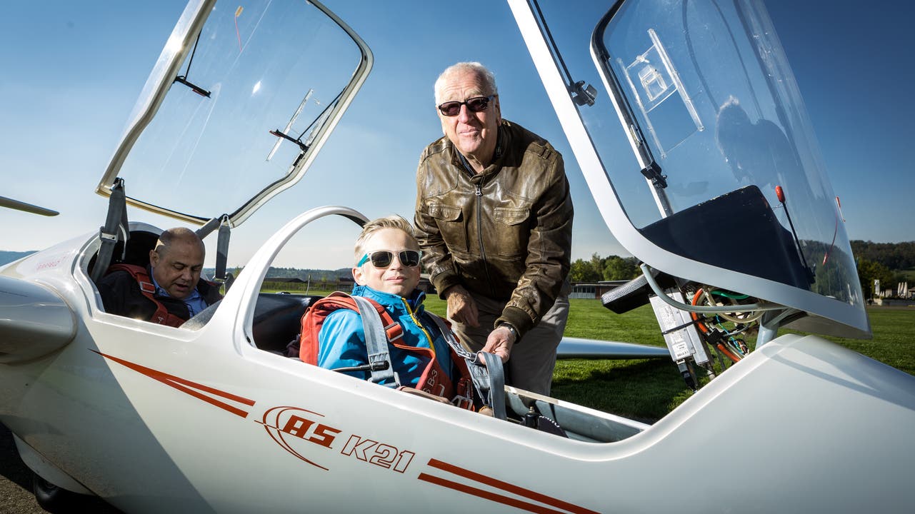 Flugplatz Birrfeld – Enkel und Grossvater werden Segelflugpiloten 26.04.17