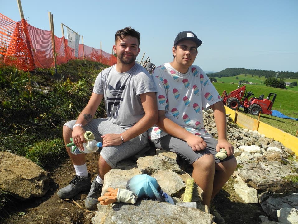 Auch sie haben am Lager teilgenommen (von links): Ryan Dorgan, 20 Jahre alt, Irland und Dominic Glaaser, 17 Jahre alt, Kanton Aargau.