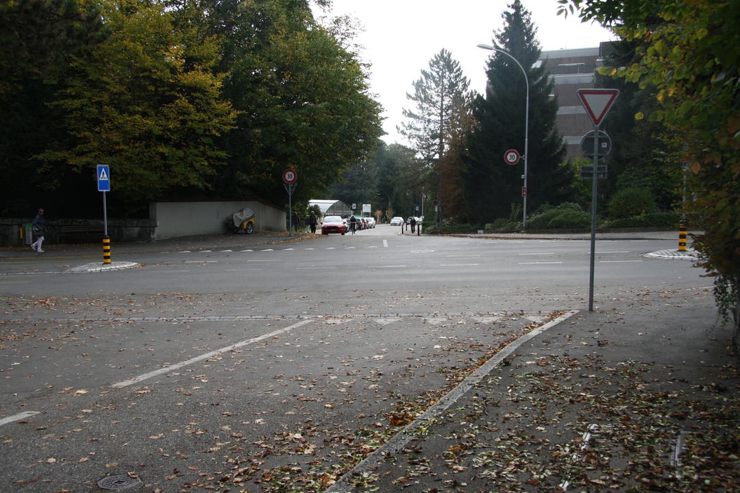 Bei der Einmündung der Frank-Buchser-Strasse bleibt es bei «Kein Vortritt»