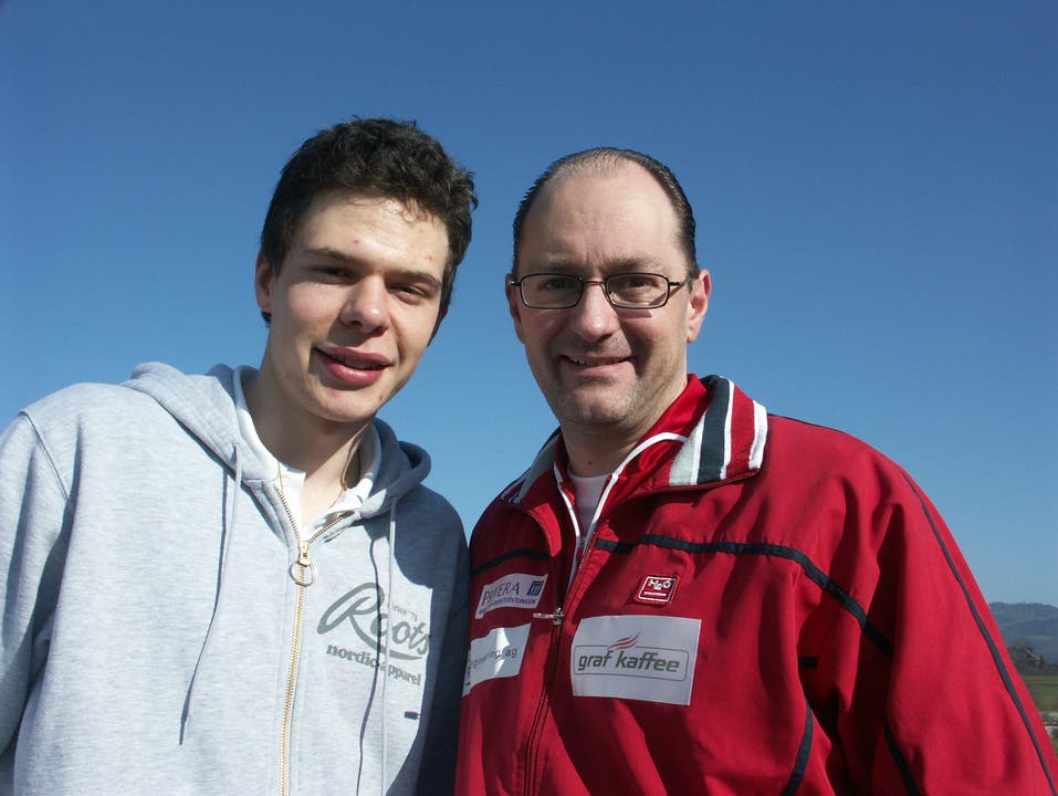 Wie die Zeit vergeht: 2006 posierte das Jungtalent Pätz mit dem heutigen Nationaltrainer Thomas Lips, der wie Pätz Urdorfer ist.