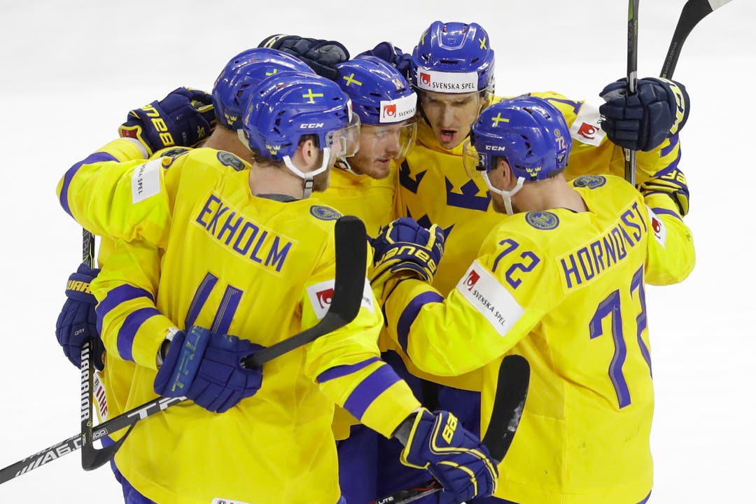Die Schweden feiern den 1:1 von Nyquist im ersten Drittel (17:54).
