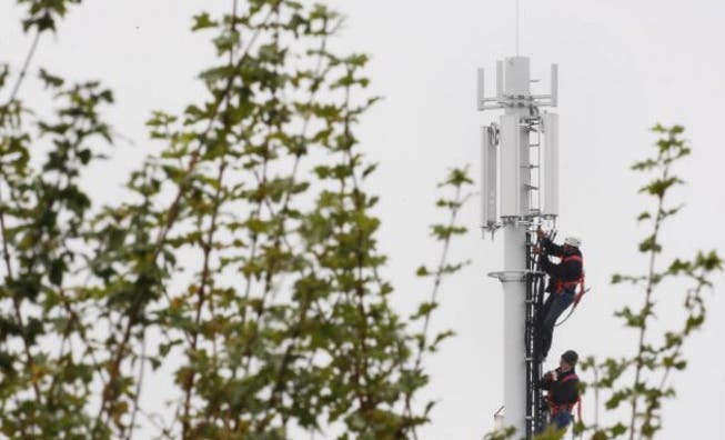 Die Swisscom will einen bestehenden Antennenstandort ausbauen, der Hausbesitzer will das Einverständnis nicht geben. Nun ist der Fall vor der Mietschlichtungsbehörde und beim Bau- und Justizdeparement hängig.