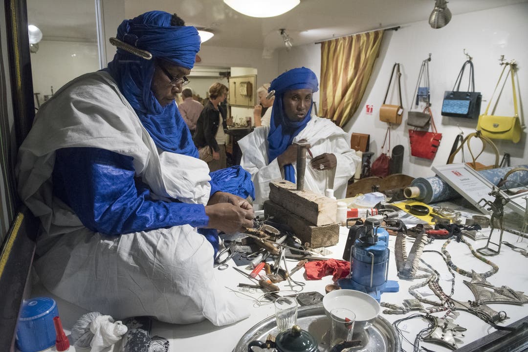In der Badener Altstadt gibt es im Geschäft von Peter Fasnacht handgefertigten Tuareg-Schmuck zu kaufen.
