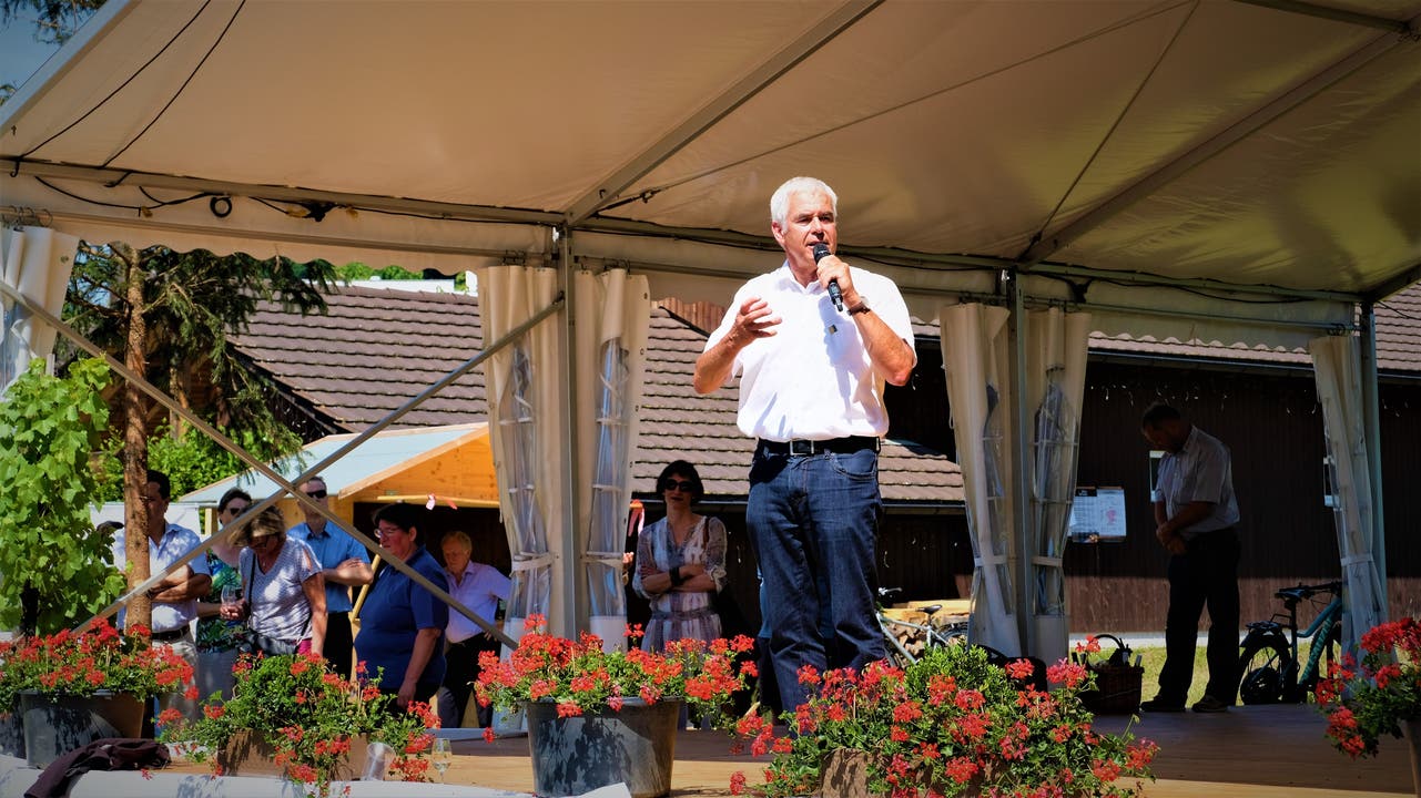 Rebblüetefäscht Weiningen 2018 Samstag Gastredner war Hans Frei, Präsident des Zürcher Bauernverbands.