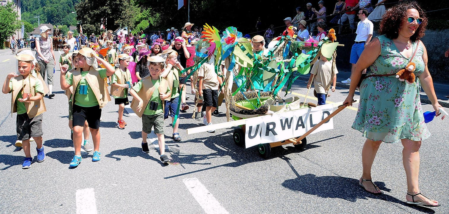 Jugendfest Schönenwerd Umzug-Green Power aus dem Urwald des Kindergarten Feld.Bilder Markus Müller