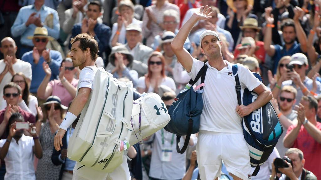 Möglicher Finalgegner: Sam Querrey (29, ATP 28) Im 42. Anlauf steht der Kalifornier zum ersten Mal in seiner Karriere und als erster Amerikaner seit Andy Roddick 2009 in Wimbledon in den Halbfinals eines Grand-Slam-Turniers. Querrey schaltet in diesem Jahr mit Andy Murray und im letzten Jahr mit Novak Djokovic den jeweiligen Wimbledon-Titelverteidiger und die aktuelle Nummer eins der Welt aus. Auf dem Weg in den Halbfinal muss er drei Mal in Folge über fünf Sätze und steht während 12:39 Stunden auf dem Platz. Dafür kommt Querrey auch bereits auf 126 Asse. Er hat in seiner Karriere neun Titel gewonnen, zuletzt im Februar in Acapulco, wo er im Final Rafael Nadal bezwingt. Gegen Federer ist er in drei Vergleichen noch ohne Satzgewinn.