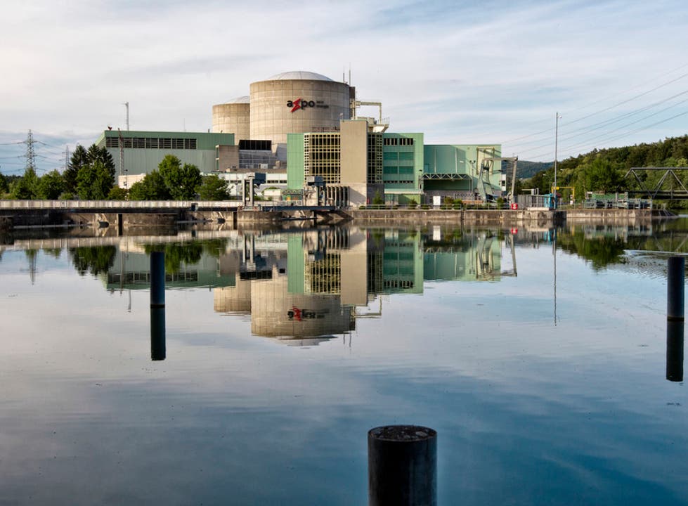 Blick auf das Kernkraftwerk Beznau, welches aus zwei identischen Blöcken (Beznau I und II) besteht. Beznau II ist seit 1971 in Betrieb.