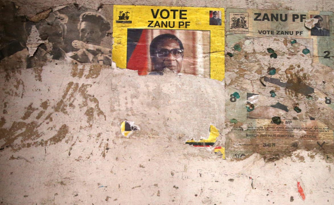 Ein Wahlkampf-Poster von 2008: Unschwer zu erraten, dass es sich nicht um demokratische Wahlen handelte.