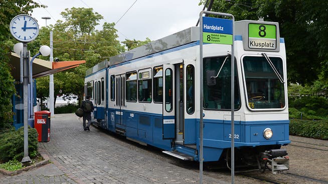 Die Fahrzeuge der ersten und zweiten Serie von "Tram 2000" haben das Ende ihrer Lebensdauer erreicht und werden ersetzt.