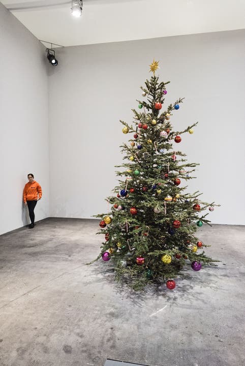 Impressionen vom Auftakt der Art Basel 2017: Art Unlimited Philippe Parent, Fraught Times: For Eleven Months of the Year it's an Artwork and in December it's Christmas (July), 2017. Galerien: Pillar Corridas, London