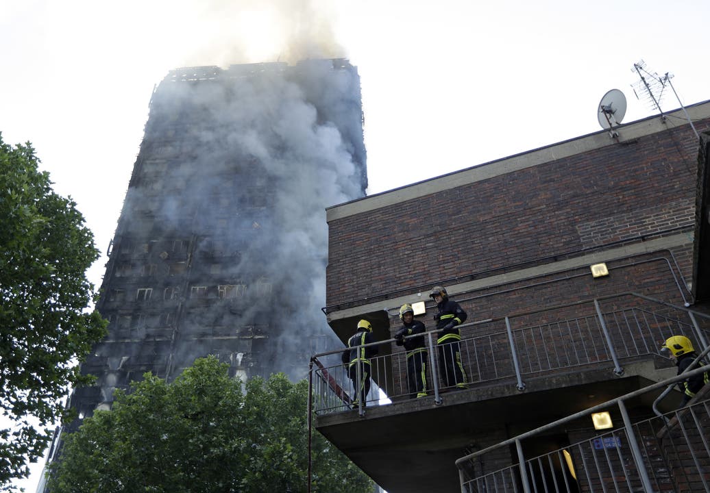 In diesem Londoner Hochhaus brach am frühen Mittwochmorgen ein verheerender Brand aus.