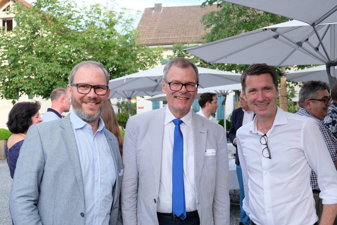 Von links nach rechts: der Dietiker Standortförderer Michael Seiler, der Stadtpräsident und Stadtfest-OK-Präsident Otto Müller und der Avenir-Suisse-Direktor Peter Grünenfelder.