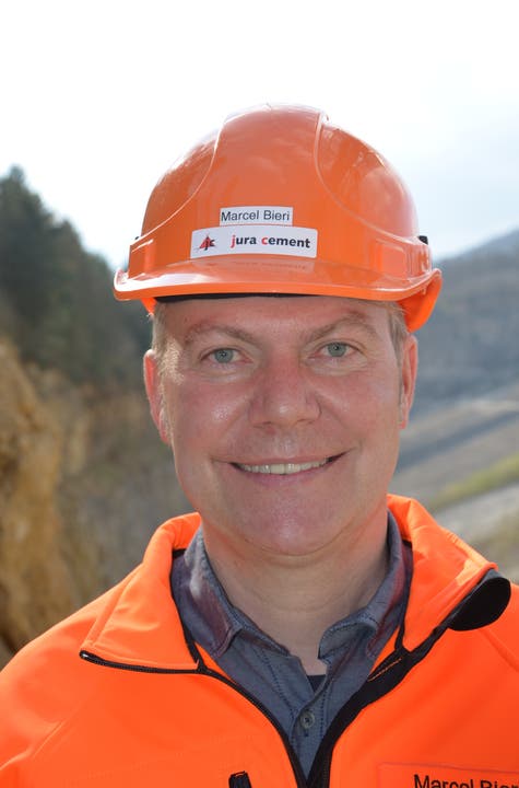 Eine Fahrt durch den Steinbruch Jakobsberg-Egg Marcel Bieri ist Leiter Produktion der Jura-Cement-Fabriken.