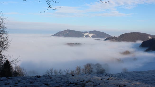 Die Barmelweid lag am Dienstag – wie die Salhöhe, von der aus dieses Bild gemacht wurde – über der Nebelgrenze.
