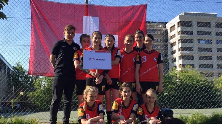 Unsere U13 Mädchen an der Schweizermeisterschaft in Genf