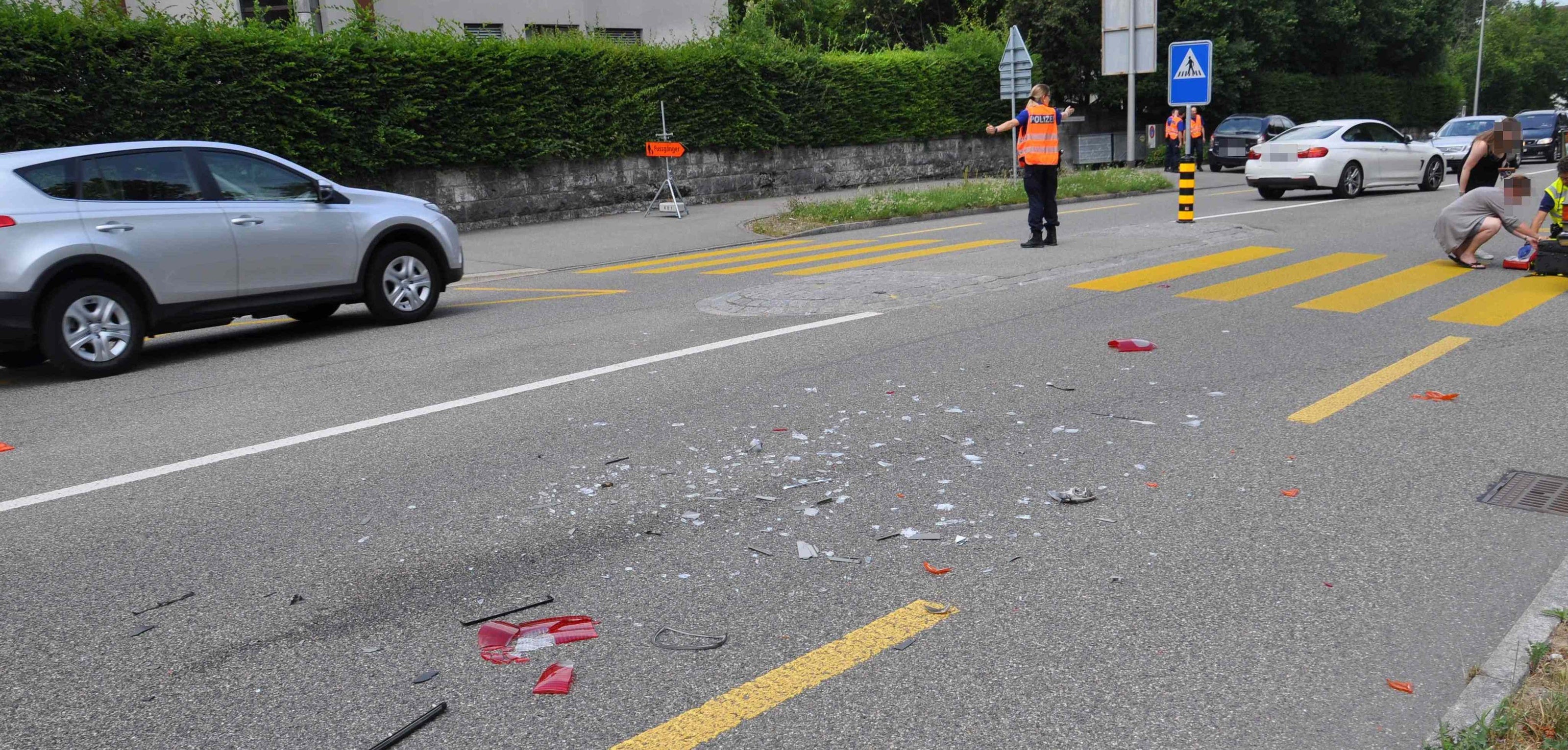 Bülach - Kollision Zwischen Fünf Fahrzeugen: Schwangere Und Ihr ...