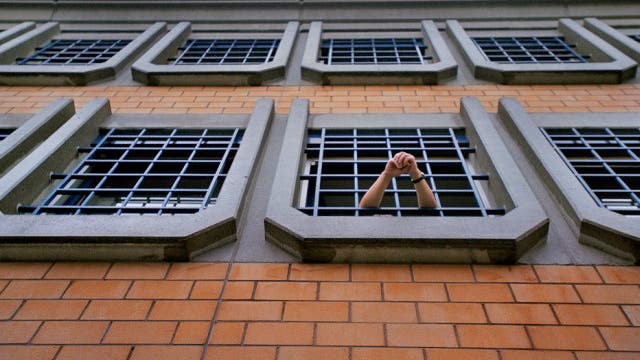 Ein Häftling in der Strafanstalt Pöschwies in Regensdorf bei Zürich. (Symbolbild)