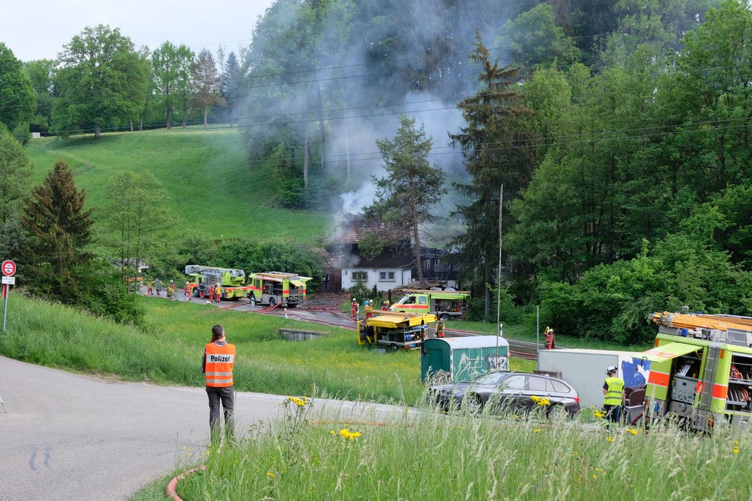 Einfamilienhaus brennt an der Luzernerstrasse in Birmensdorf am 7. Mai 2018