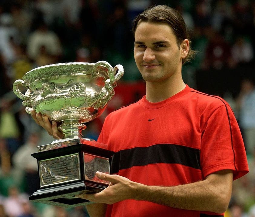  2) Federer holt sich seinen ersten Titel 2004 in Australien gegen Marat Safin (Russland) mit 7:6 (7:3), 6:4, 6:2.