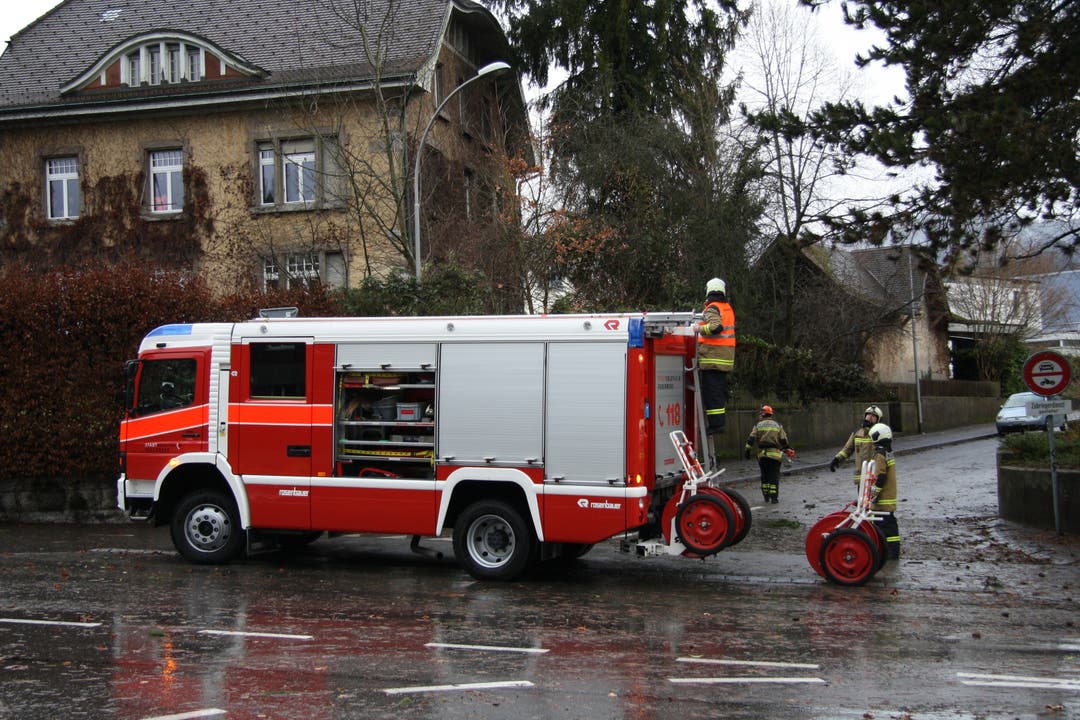 Feuerwehreinsatz an der Frank-Buchser-Strasse.