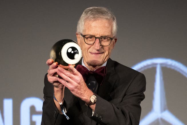 Rolf Lyssy mit dem «Goldenen Auge» am Zurich Film Festival.