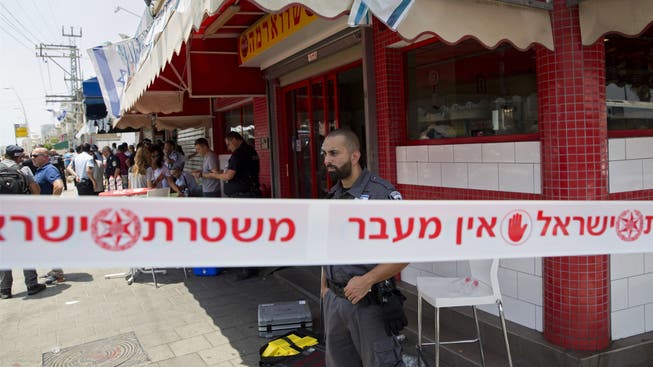 Ein Palästinenser stach nahe Tel Aviv auf einen Israeli ein. Der Angriff hat die Spannungen im Nahen Osten weiter verstärkt.