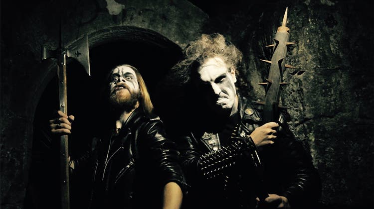 Zürcher Band verschmelzt Black Metal und Schweizer Volksmusik