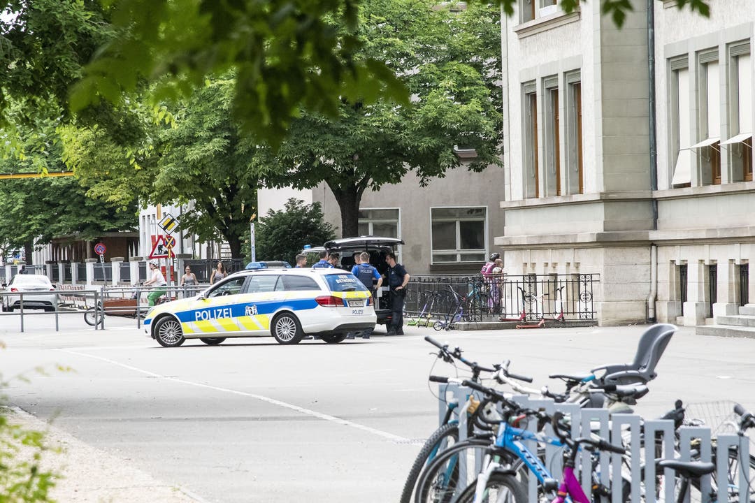 Ein Grossaufgebot der Basler Polizei war vor Ort.