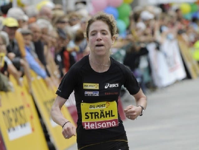 2010 gewann sie bei den Schweizer Berglauf-Meisterschaften auf die Rochers-de-Naye oberhalb von Montreux den fünften Titel in Serie. Die Europameisterin von 2009 distanzierte die 15-fache OL-Weltmeisterin Simone Niggli um über drei Minuten. 5. Titel in Serie für Martina Strähl
