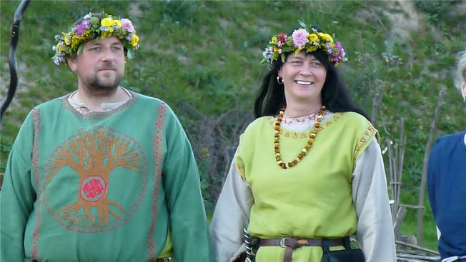 Andreas und Ela Rettig heirateten 2014 nach mittelalterlicher Tradition in einer slawischen Siedlungsanlage. ZVG