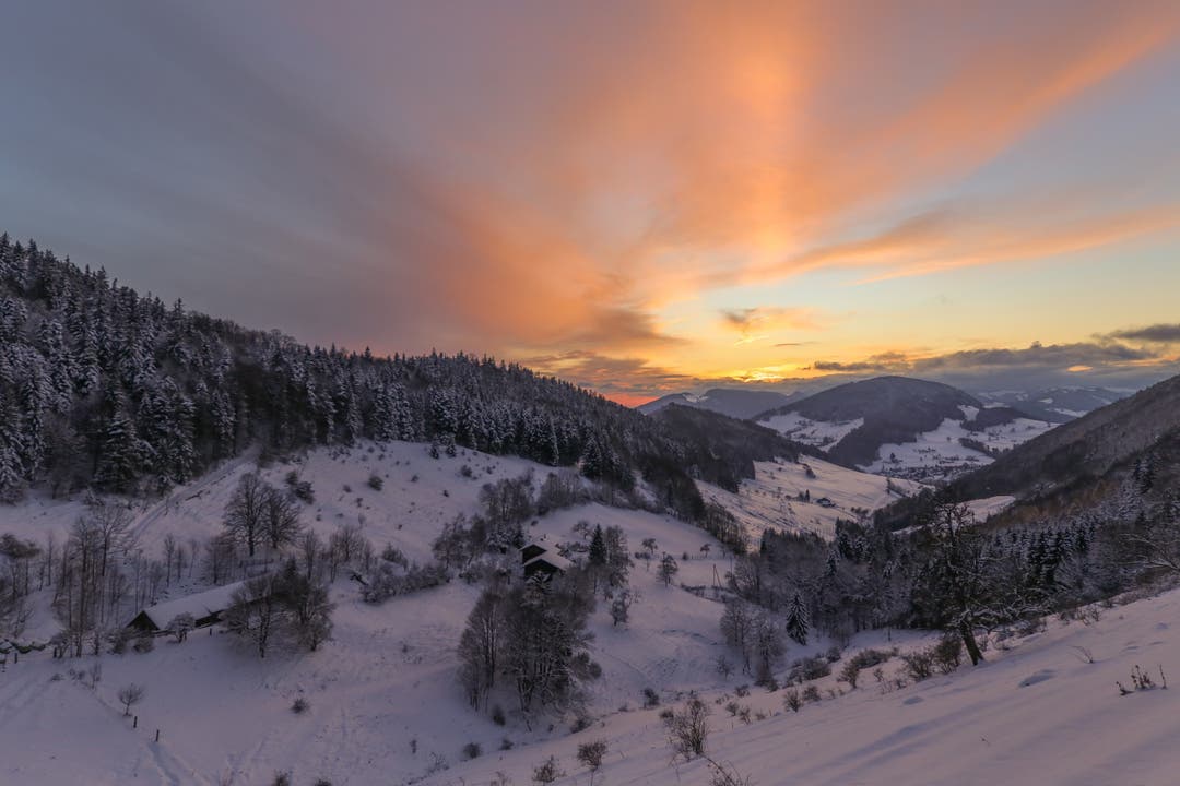 undefined Winterwunderland im Belchengebiet mit Blick Richtung Langenbruck