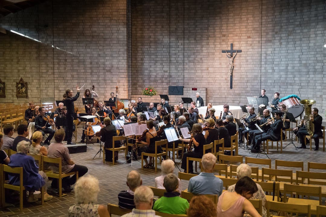 Der Orchesterverein Niederamt in der Kirch St. Wendelin in Dulliken.