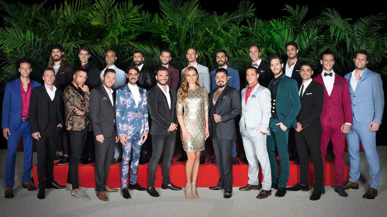 Die neue Bachelorette Eli Simic posiert mit ihren 21 Singlemännern.