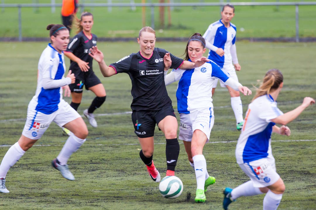 Impressionen vom NLA-Spiel zwischen den FC Aarau Frauen und GC. Julia Höltschi FC Aarau Frauen vs. GC