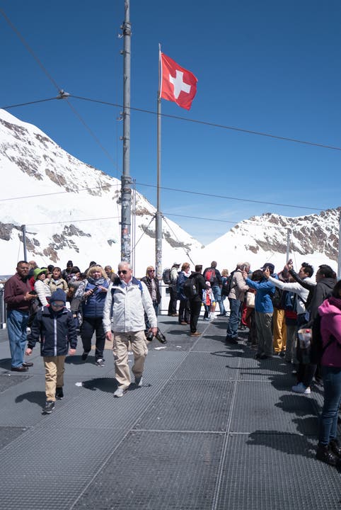 Top of Europe, das Jungfraujoch auf 3466 Metern, neuerdings immer mit Selfiestangen und Drohnen.
